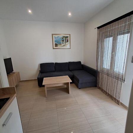 וודיצה Apartmani Tropical מראה חיצוני תמונה