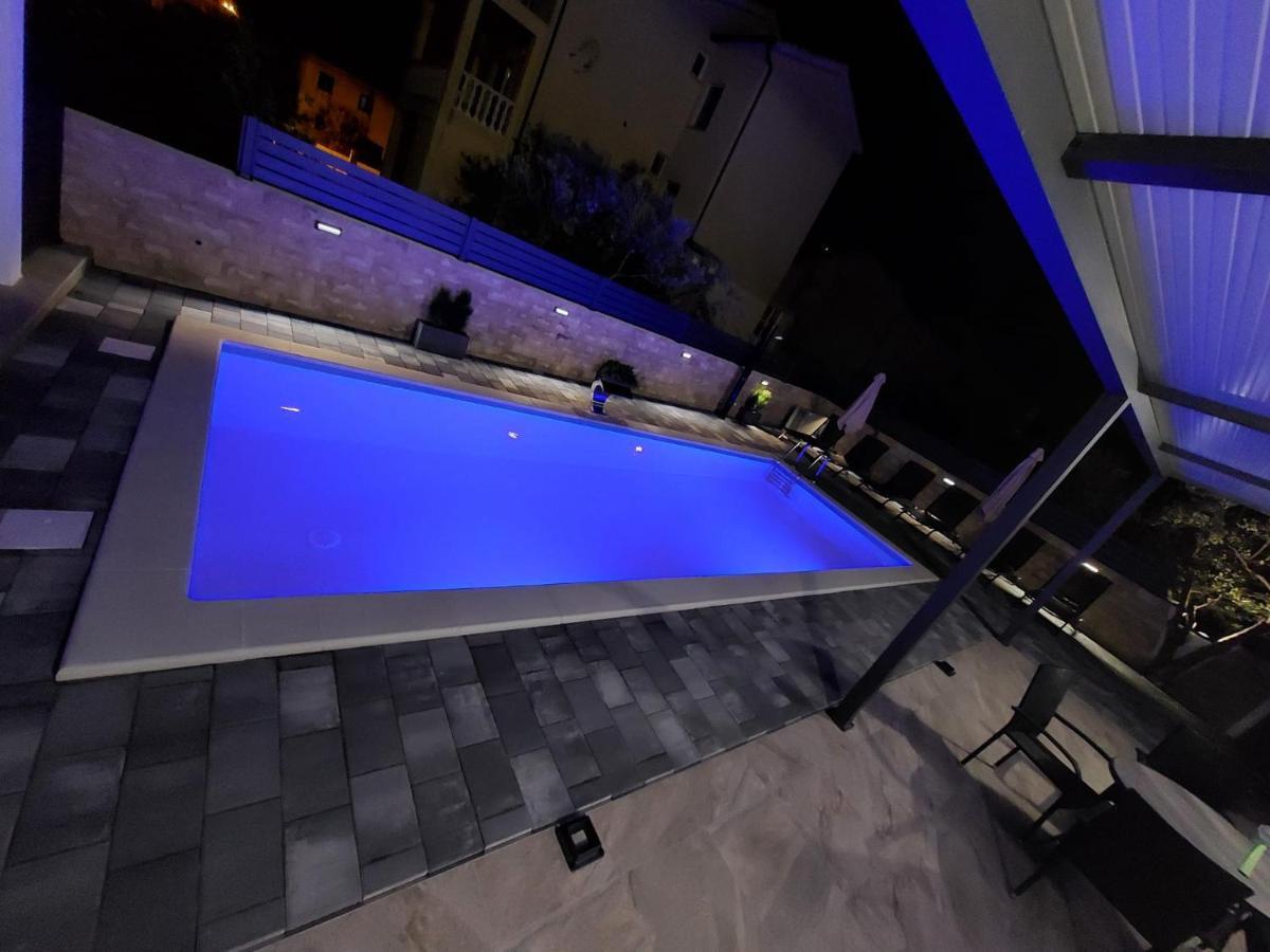 וודיצה Apartmani Tropical מראה חיצוני תמונה