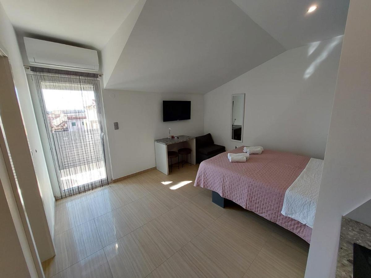 וודיצה Apartmani Tropical מראה חיצוני תמונה