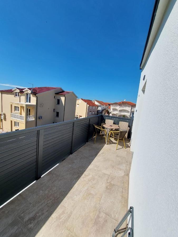וודיצה Apartmani Tropical מראה חיצוני תמונה
