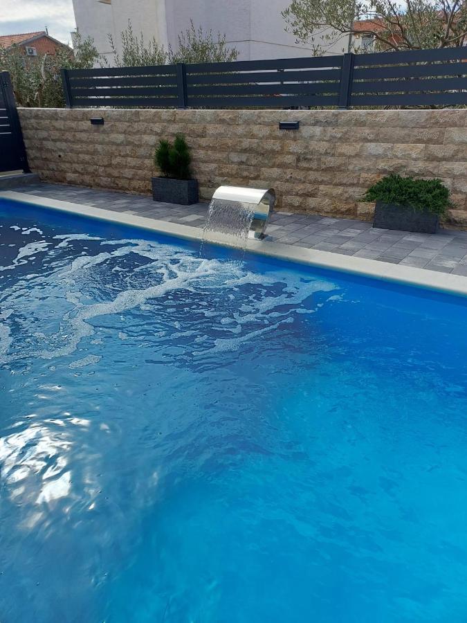 וודיצה Apartmani Tropical מראה חיצוני תמונה