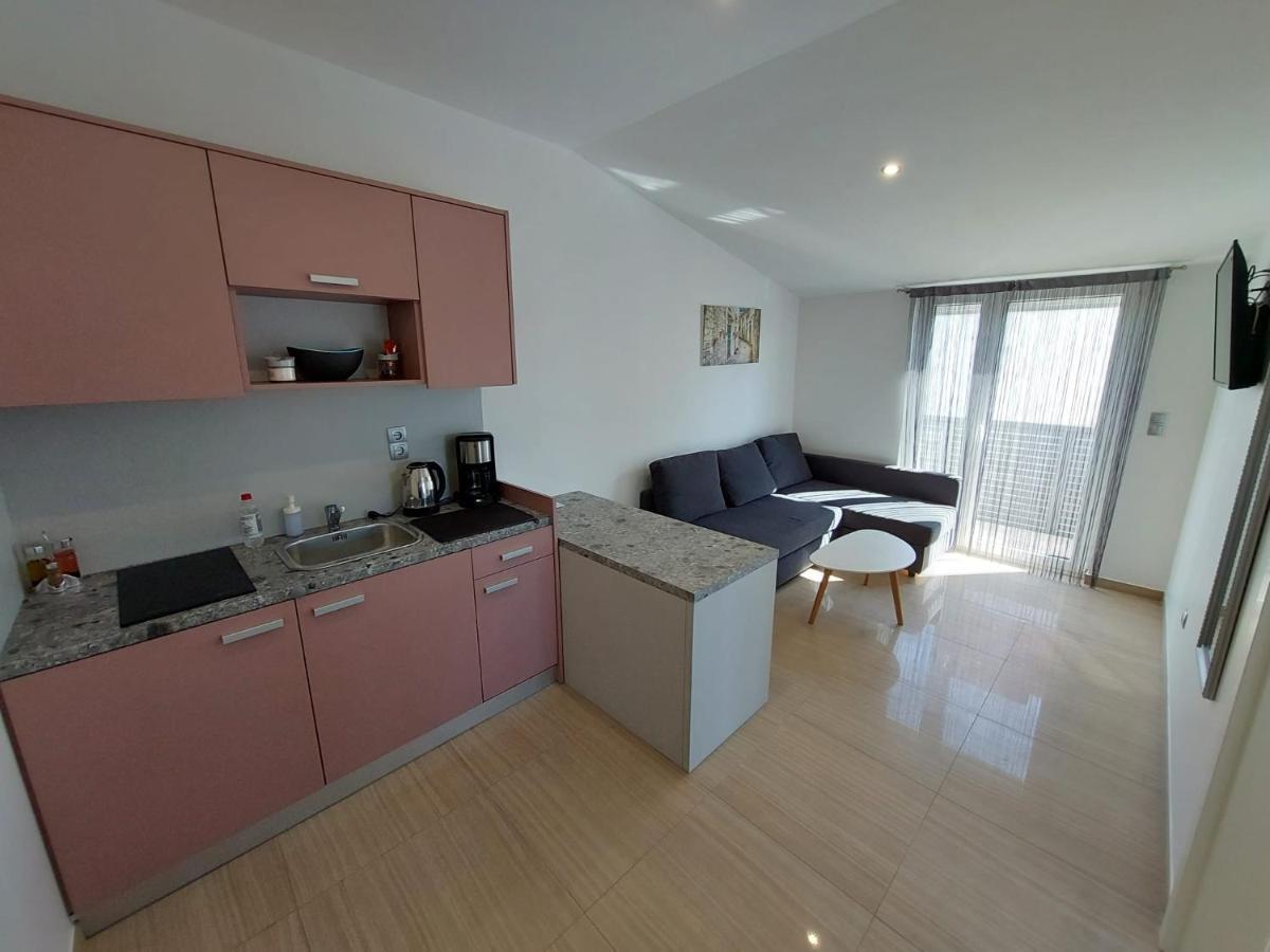 וודיצה Apartmani Tropical מראה חיצוני תמונה