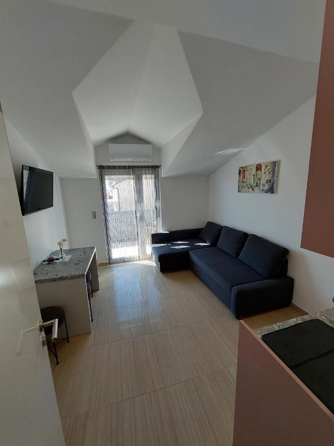 וודיצה Apartmani Tropical מראה חיצוני תמונה