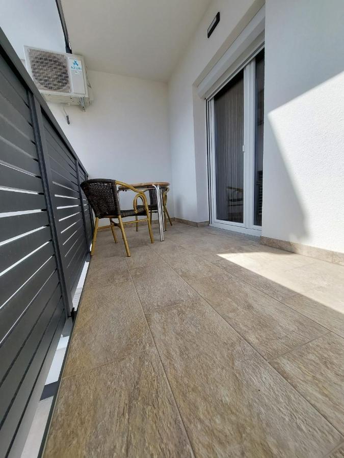 וודיצה Apartmani Tropical מראה חיצוני תמונה