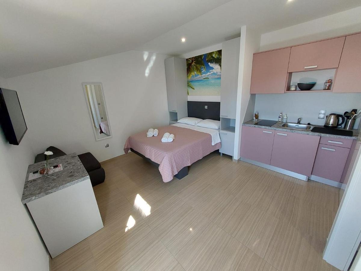 וודיצה Apartmani Tropical מראה חיצוני תמונה