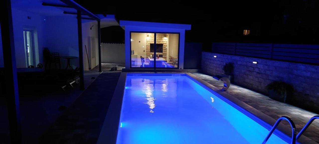 וודיצה Apartmani Tropical מראה חיצוני תמונה
