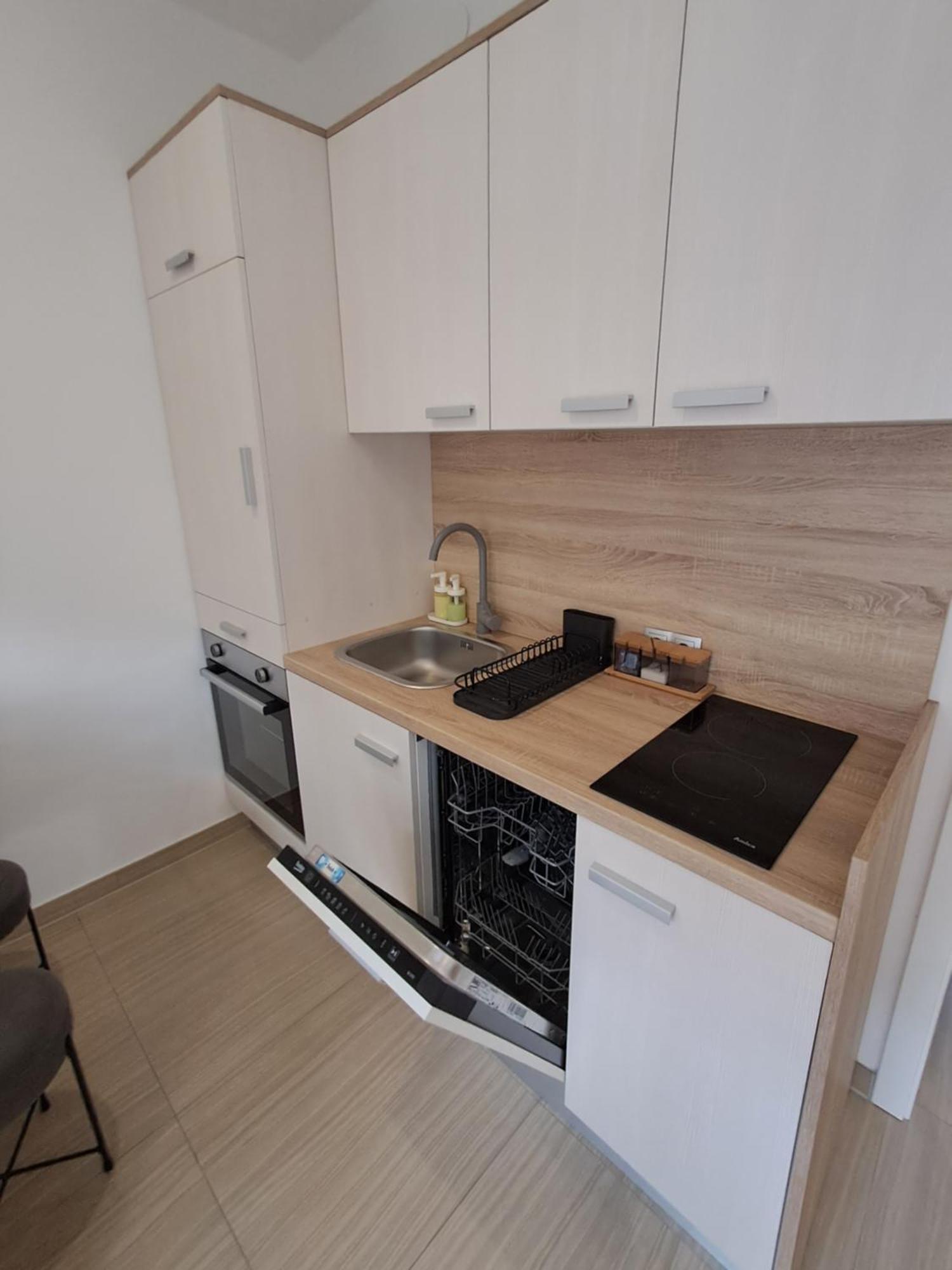 וודיצה Apartmani Tropical מראה חיצוני תמונה